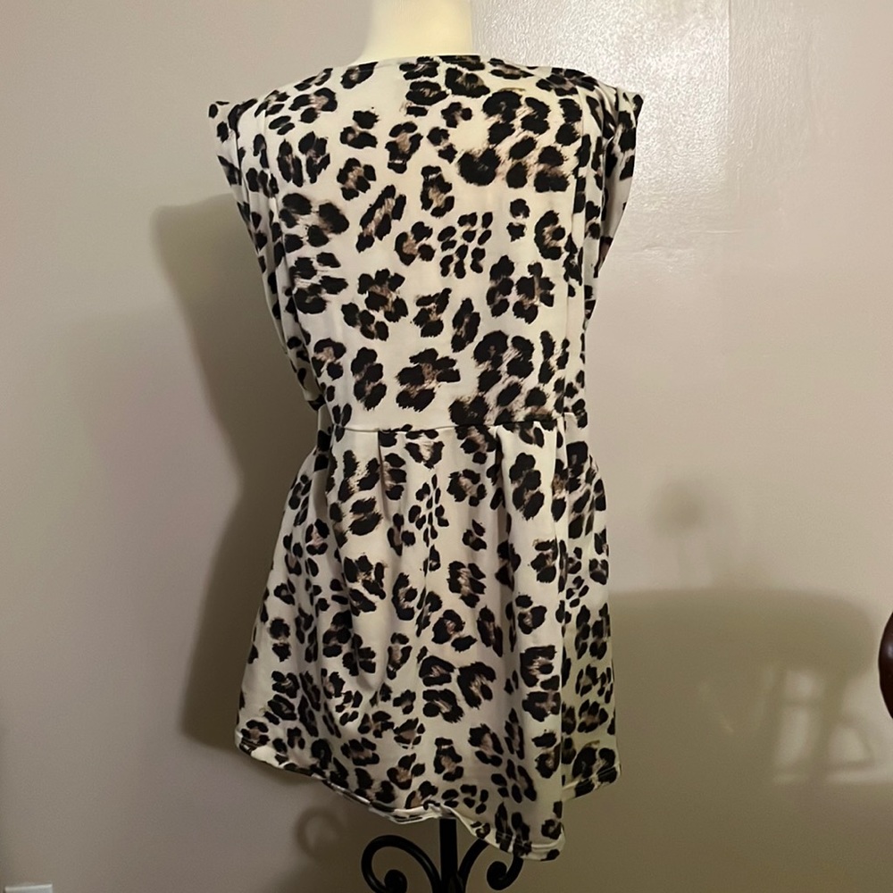 By Together leopard shift mini dress with pockets - Picture 2 of 5